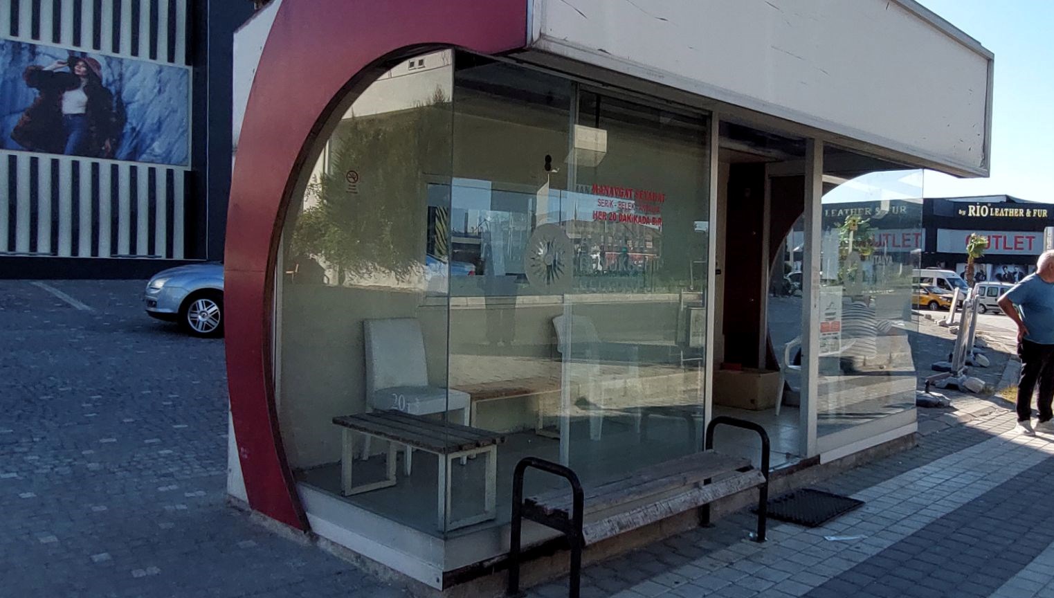 antalyada durakta olum hareketsizduruyordu yasamini yitirdigi belirlendi DLw1iaft