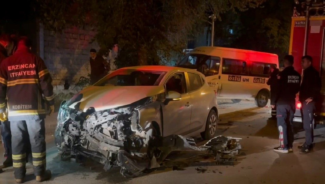 araclar hurdaya dondu CxDvGaet