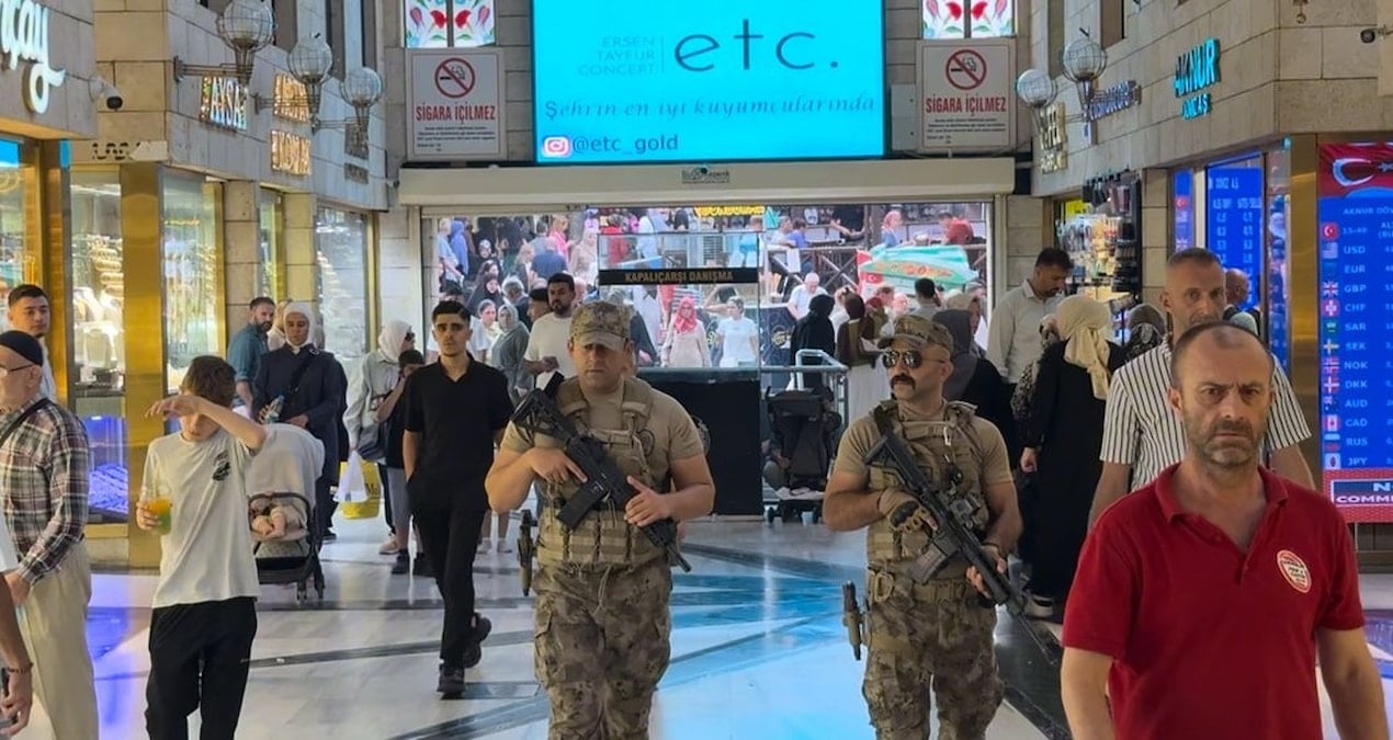 emniyet apar topar harekete gecti ozel harekat kapalicarsida nobete basladi JP7yIqMe