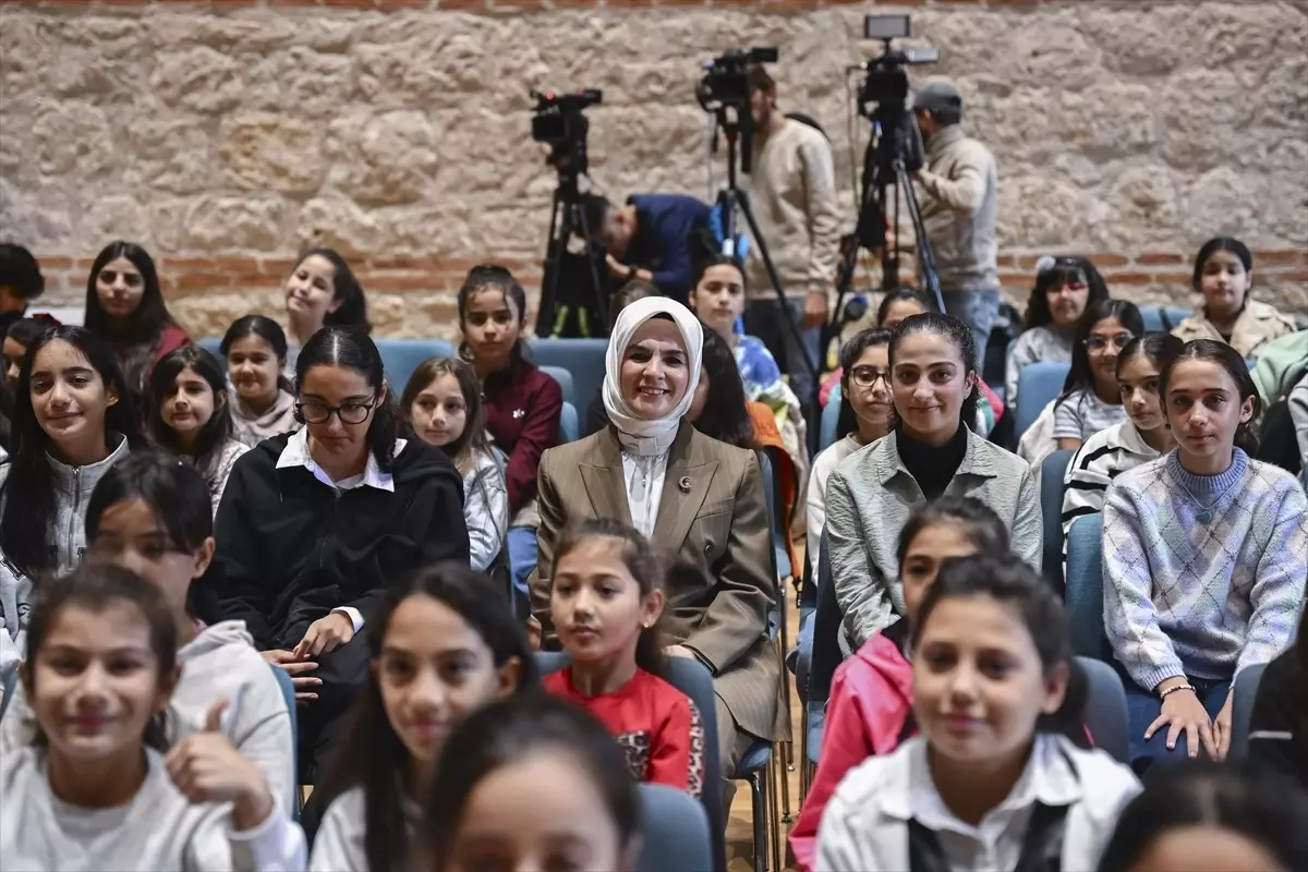 bakan goktas her cocugun yuzu gulmeli ybkNcKfW