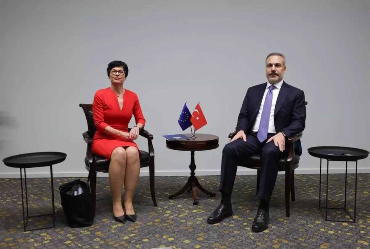 disisleri bakani hakan fidan ab komiseri ile gorustu npTdep2H.jpg