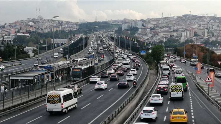 istanbulda trafige kapali yollar 12 ekim 2025 pazar gunu istanbulda hangi yollar kapali alternatif guzergahlar nereler VIrkUJXB