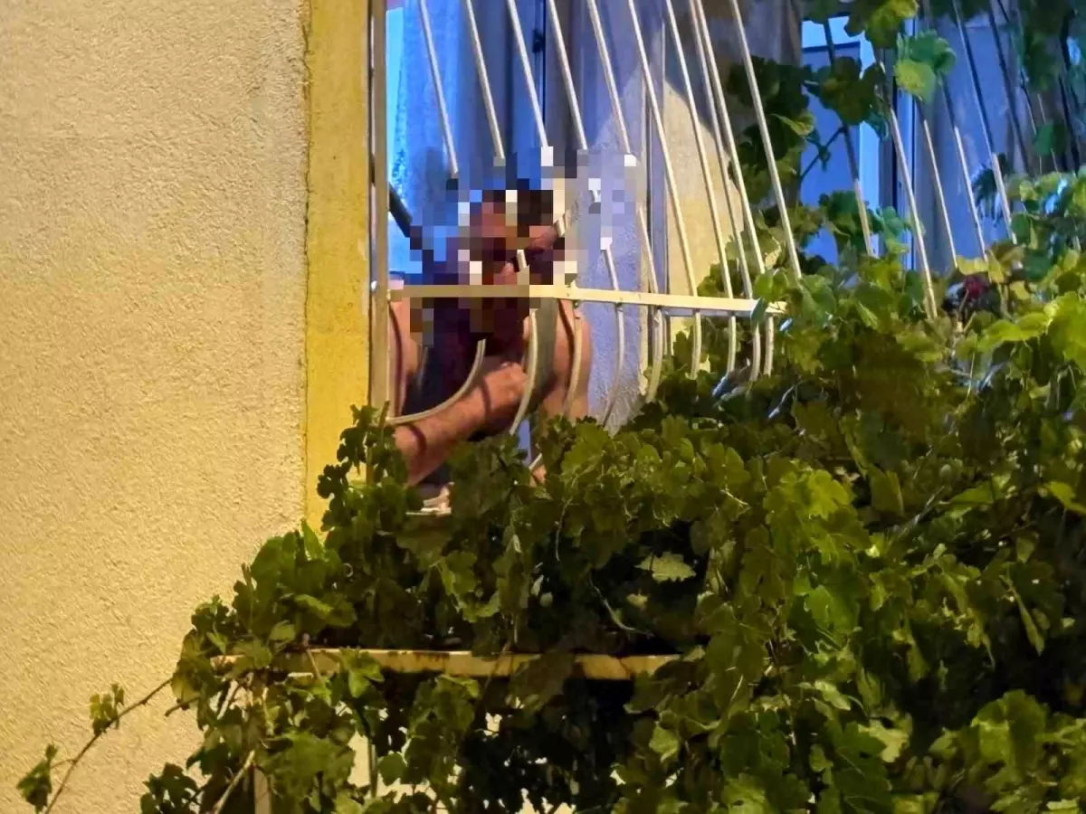 kayseride bunalimda olan sahis pencereden kendini kesmeye calisti 33TZuwfN