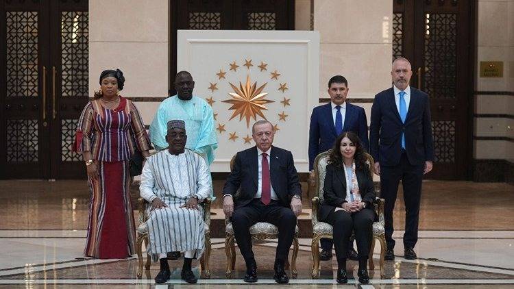 erdogan 5 ulkenin buyukelcisini kabul etti UyfKp6Sj.jpg