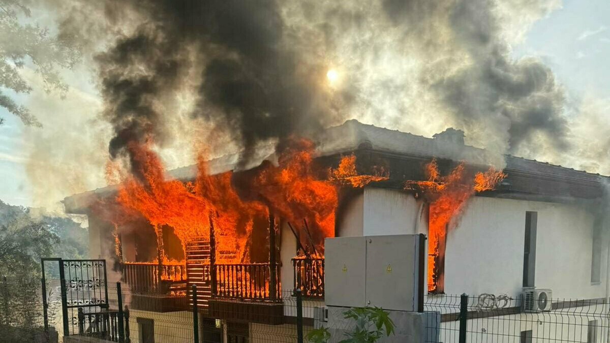 muglada evi atese verip 2 jandarmayi bicakla yaraladi vurularak etkisiz hale getirildi EqFDUlzm.jpg