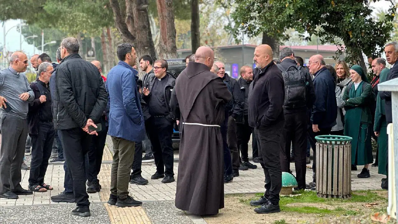 vatikan heyeti papanin ziyareti oncesi iznikte fcKAyyhB.jpg