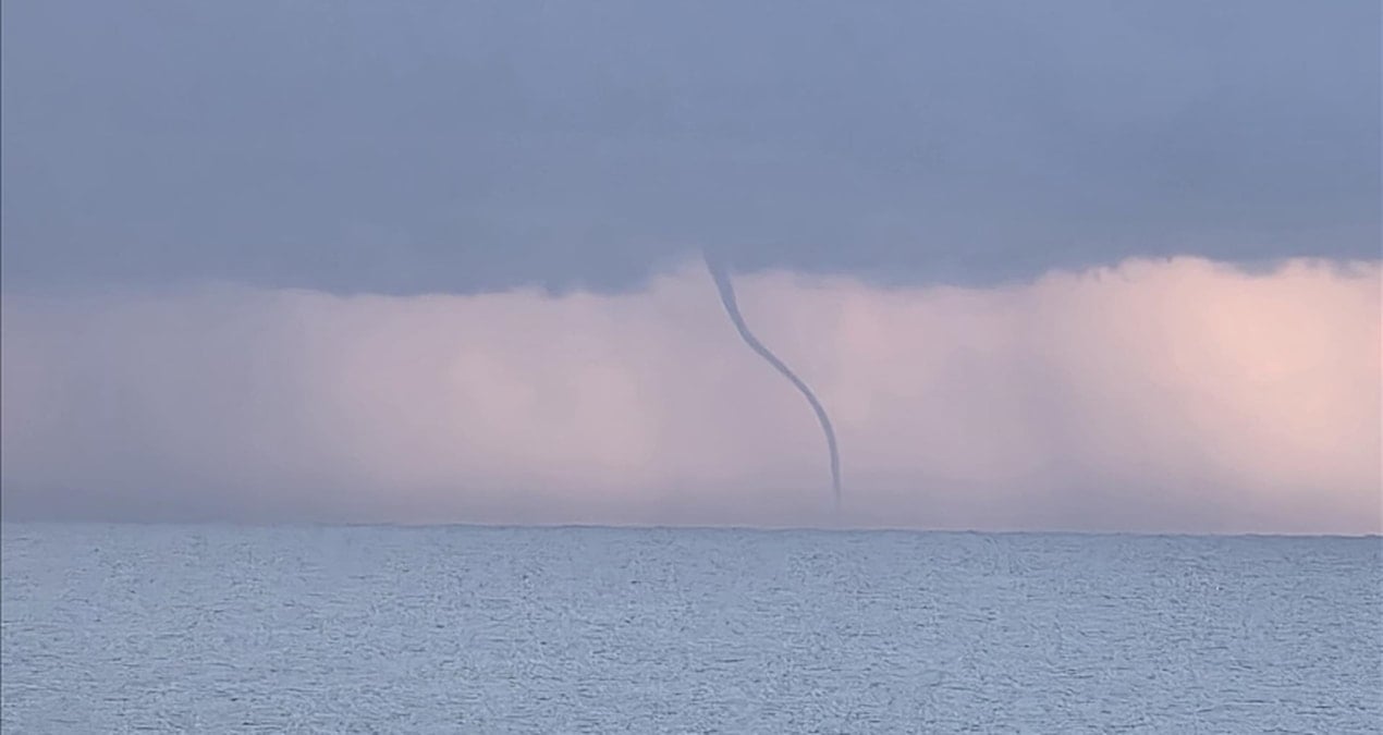 Alanya’da Denizde Hortum Oluştu, Kısa Sürede Yok Oldu