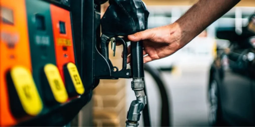 hurmuzdeki-catisma-pompaya-yansiyacak-akaryakit-krizi-geri-donecek-mi-SSFMTMIC