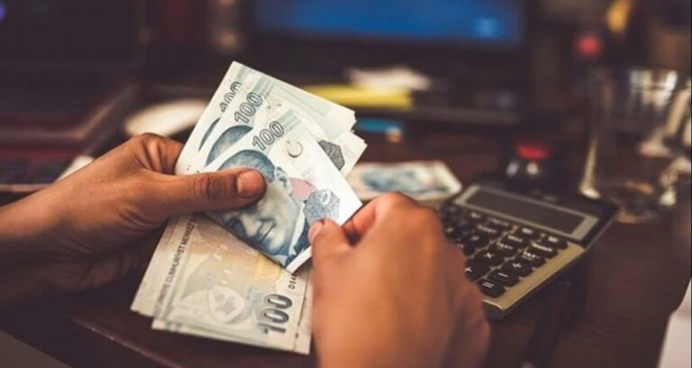asgari-ucret-4-ayda-3-bin-585-lira-kaybetti-HSvendfr