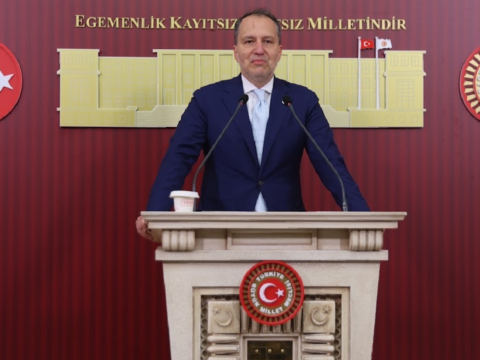 Erbakandan iktidara agir nato elestirisi masaya ev sahibi oturduk garson kalktik PVL94XI2