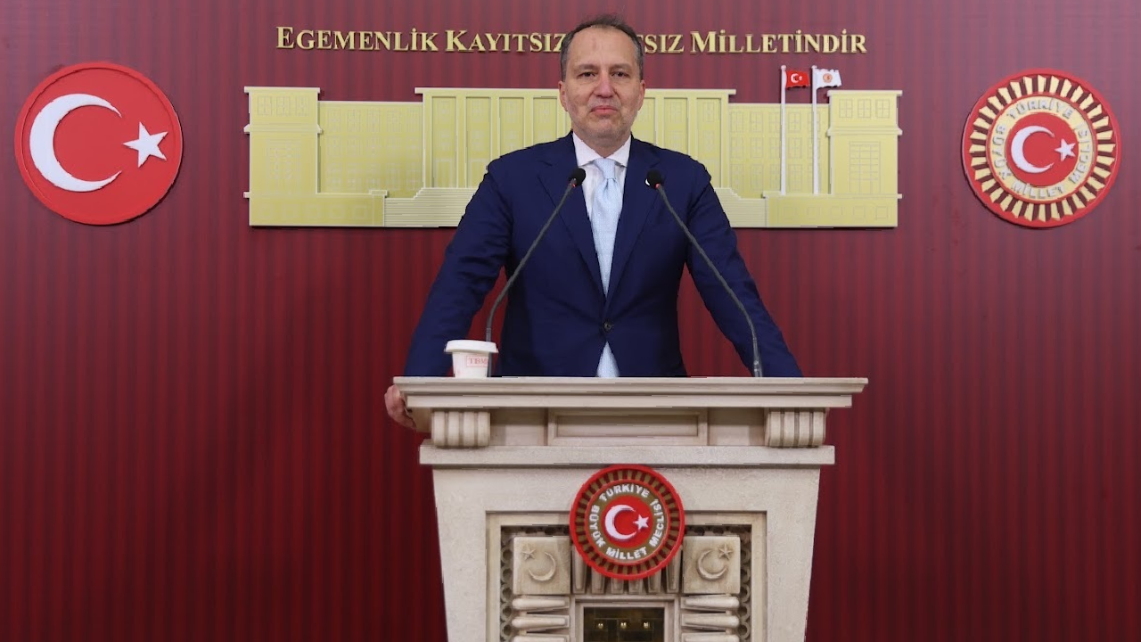 Erbakandan iktidara agir nato elestirisi masaya ev sahibi oturduk garson kalktik PVL94XI2